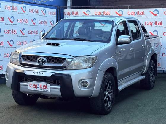 TOYOTA HILUX 3.0 SRV 4X4 CD 16V TURBO INTERCOOLER DIESEL 4P AUTOMÁTICO TOYOTA HILUX 3.0 SRV 4X4 CD 16V TURBO INTERCOOLER DIESEL 4P AUTOMÁTICO